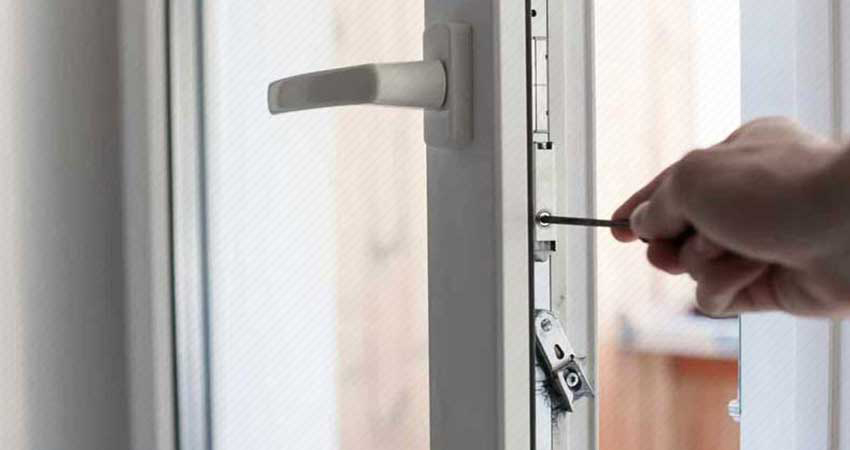 رفع افتادگی پنجره لولایی