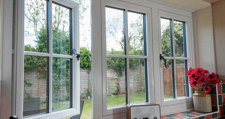 انواع پنجره چوبی و آهنی و upvc